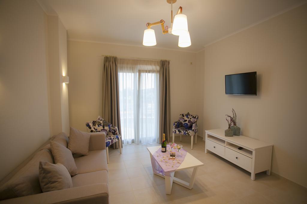Aktaia Boutique Hotel Ammoudia Quarto foto